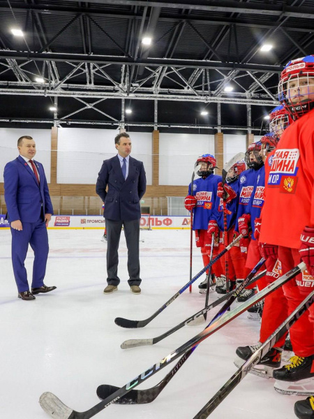 «Красная Машина Юниор» и «Движение первых» провели встречу 